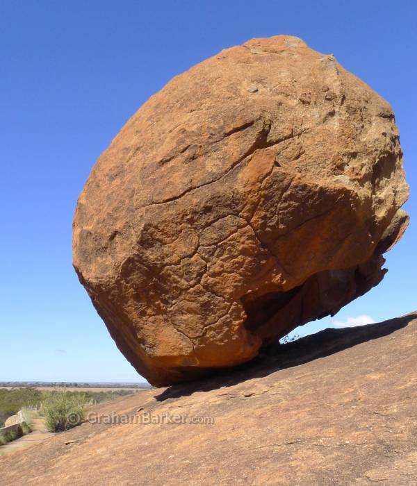 Balancing boulder, Beringbooding Rock, Western Australia