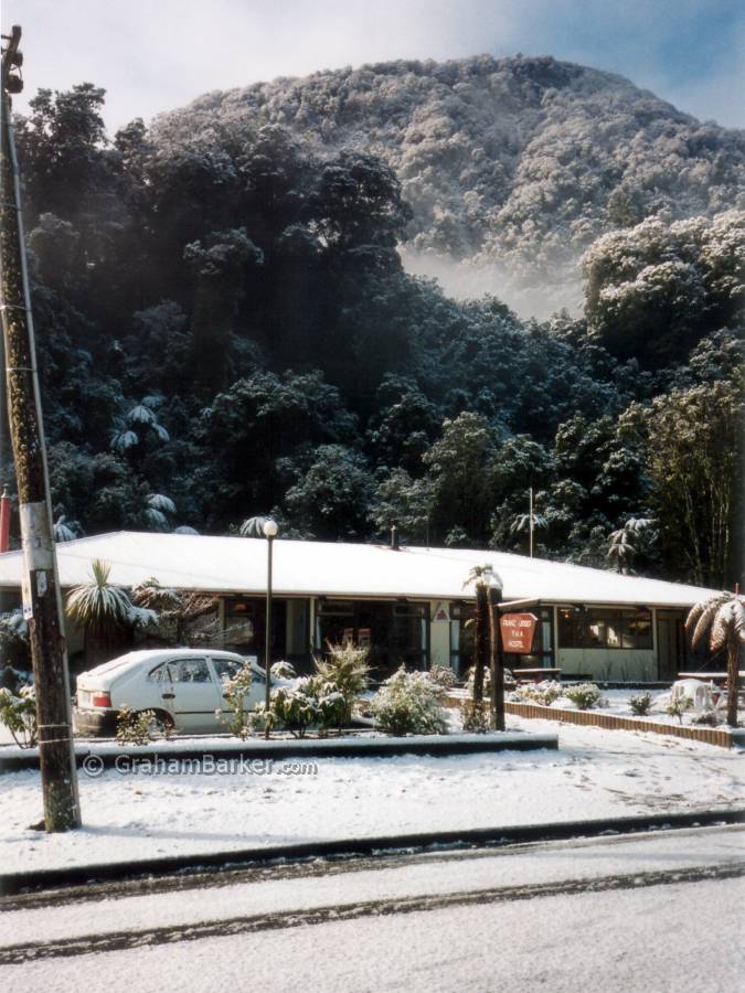 Fresh snow, Franz Josef youth hostel, New Zealand